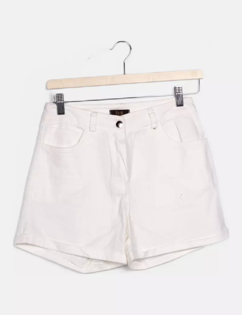 White casual denim shorts for men.