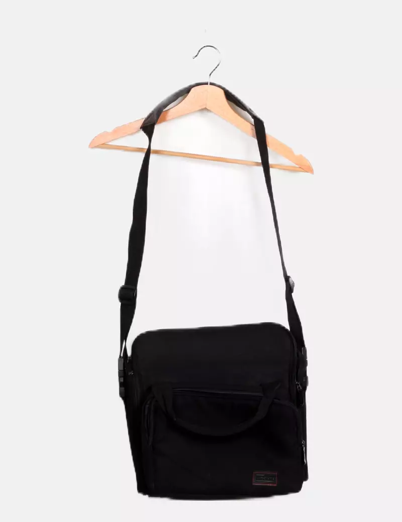 Casual black Targus laptop bag.