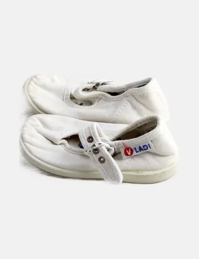 Smooth bank slip-ons