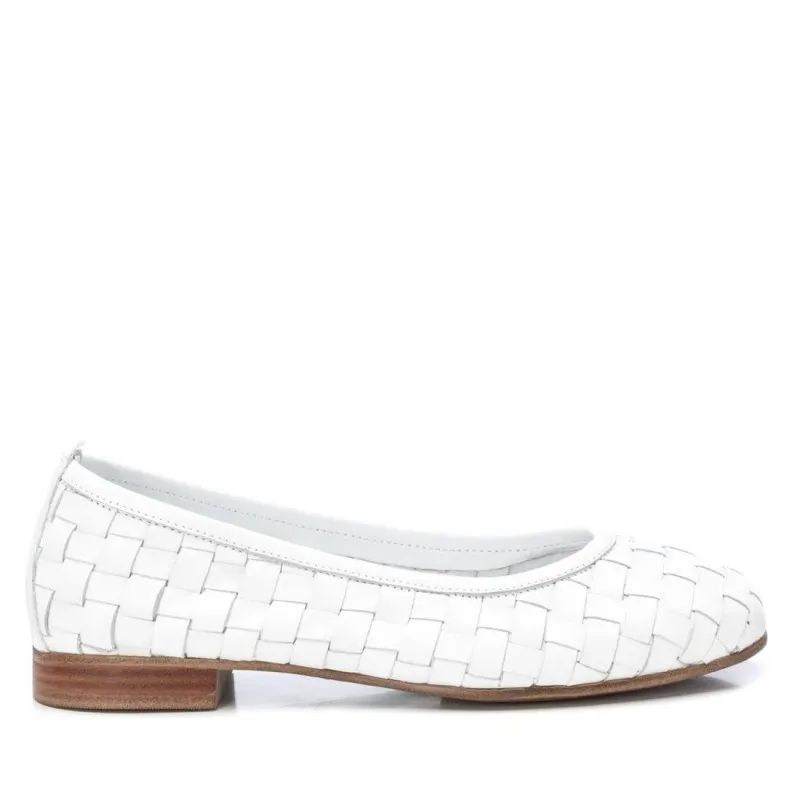 CARMELA 161662 Women's White Shoe
